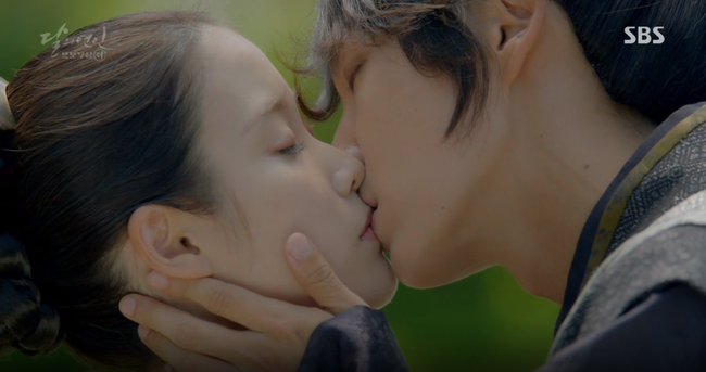 Moon Lovers: Tứ hoàng tử Lee Jun Ki bị ép cưới… cháu gái 12 tuổi - Ảnh 9.