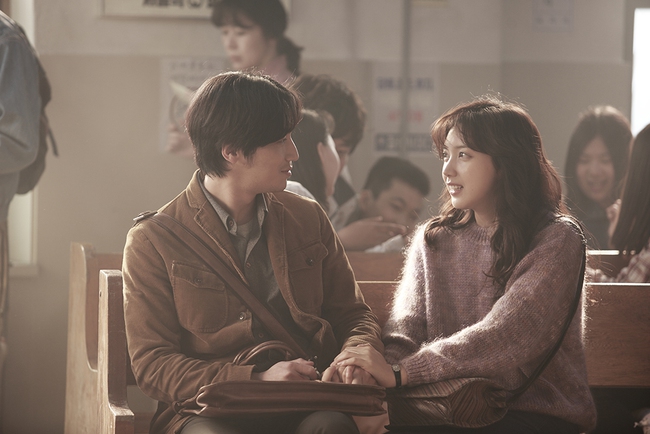 Điện ảnh Hàn tháng 12: Sân khấu của Kim Woo Bin và Kang Dong Won? - Ảnh 28.