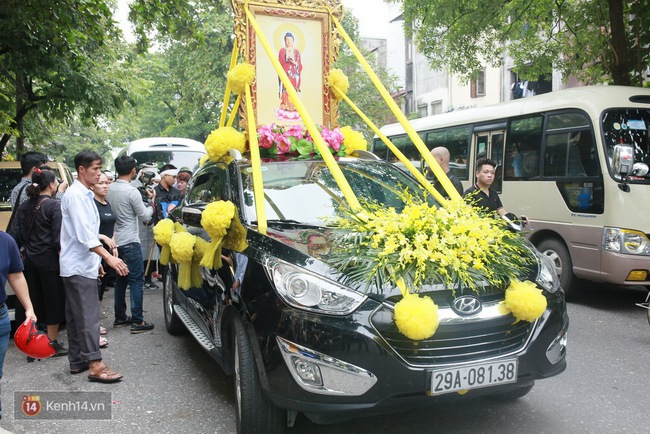 Những giọt nước mắt xúc động tiễn đưa Nghệ sĩ Ưu tú Hán Văn Tình về nơi an nghỉ cuối cùng - Ảnh 83.