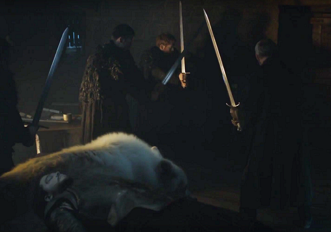 Davos bảo vệ x&aacute;c chết của Jon Snow trong đoạn clip đầu ti&ecirc;n của Game of Thrones m&ugrave;a 6 - Ảnh 2.