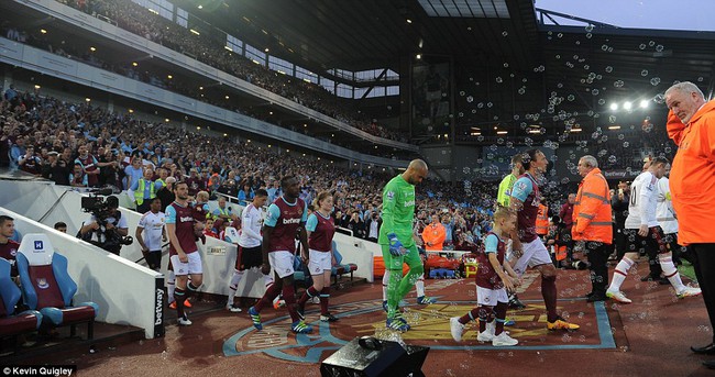 MU tan mộng vào Top 4 sau trận thua đau trước West Ham - Ảnh 3.