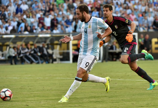 Messi kiến tạo và ghi bàn giúp Argentina vào bán kết Copa America 2016 - Ảnh 4.