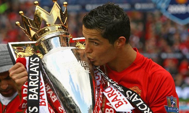 7 l&yacute; do Ronaldo xuất sắc hơn đại k&igrave;nh địch Messi - Ảnh 2.