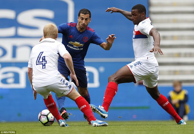 MU thắng trận trong ng&agrave;y ra mắt t&acirc;n HLV Jose Mourinho - Ảnh 4.