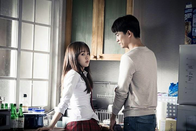 “Ma nữ” Kim So Hyun đeo bám “pháp sư” Taecyeon (2PM) đòi… hôn liền tù tì - Ảnh 10.