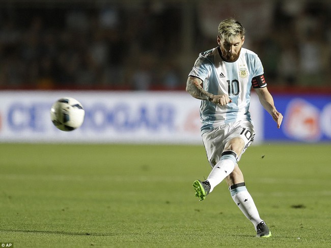 Messi lập siêu phẩm sút phạt, Argentina dứt mạch toàn hòa và thua - Ảnh 4.