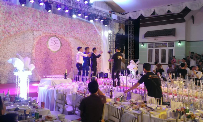 Xôn xao đám cưới khủng tại Hưng Yên, mời hàng loạt diễn viên và thuê 50 vệ sĩ bảo vệ quan khách - Ảnh 11.