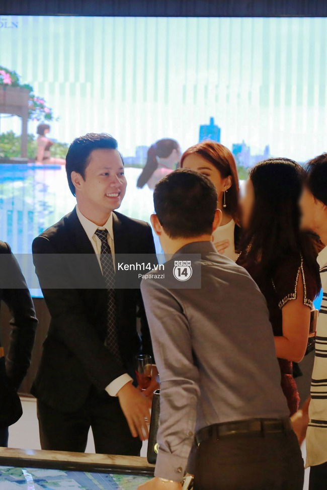 Hoa hậu Thu Thảo hạnh phúc đi ăn tối cùng bạn trai sau khi dự sự kiện - Ảnh 2.
