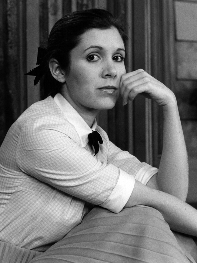 Cùng nhìn lại cuộc đời đầy biến động của Công chúa Leia Carrie Fisher - Ảnh 2.