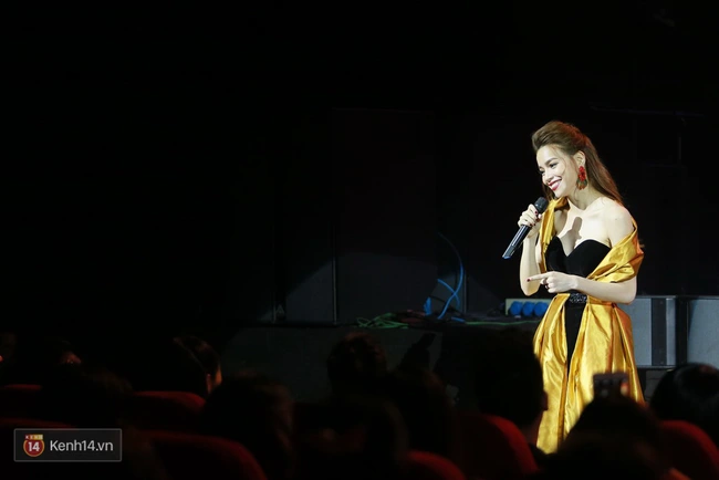 Hồ Ngọc Hà lúng túng không khác fan girl khi hát cùng danh ca Tuấn Ngọc - Ảnh 26.