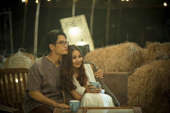 Hà Anh Tuấn và Thanh Hằng hôn nhau đầy tình cảm trong MV - Ảnh 12.