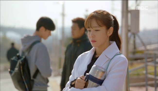 &ldquo;Ti&ecirc;n Nữ Cử Tạ&rdquo;: Ngỡ được Lee Sung Kyung h&ocirc;n, Nam Joo Hyuk đưa mặt hưởng thụ v&agrave; nhận c&aacute;i kết bất ngờ - Ảnh 25.