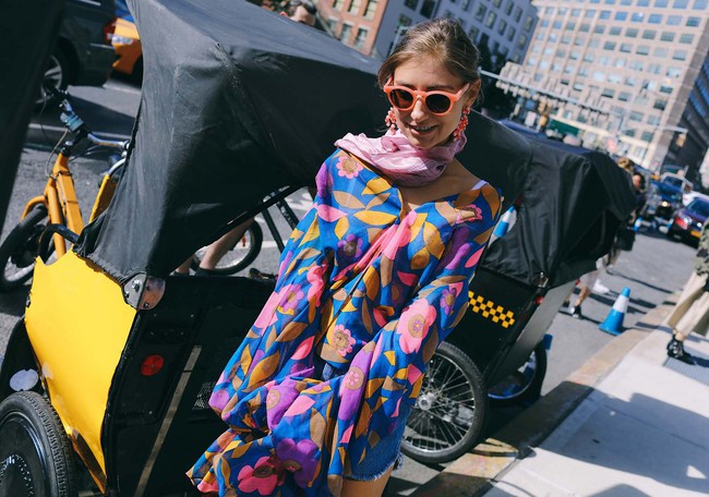 Phong c&aacute;ch ph&oacute;ng kho&aacute;ng, thực tế ăn s&acirc;u v&agrave;o m&aacute;u giới mộ điệu thời trang tại NYFW - Ảnh 22.