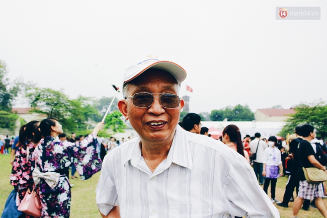 Lễ hội hoa anh đào tại Hà Nội: Cây anh đào héo rũ khiến nhiều người chưng hửng đi về! - Ảnh 12.
