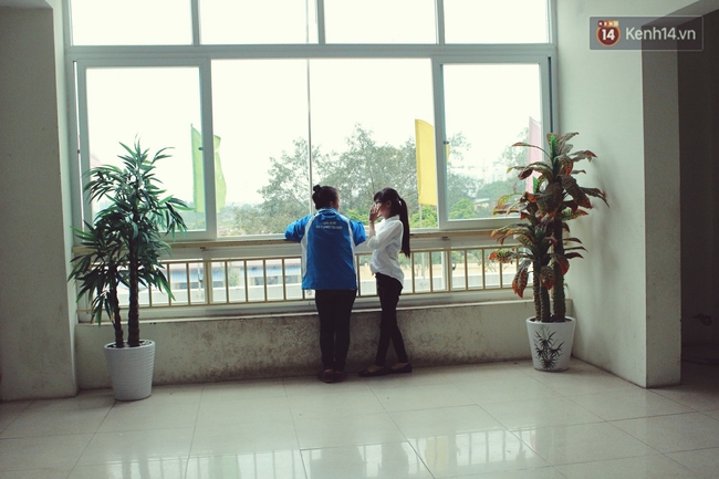 Hơn 2 năm l&agrave;m ch&acirc;n đưa bạn tới trường v&agrave; t&igrave;nh bạn đẹp của sinh vi&ecirc;n ĐH Kinh tế Kỹ thuật C&ocirc;ng nghiệp - Ảnh 8.