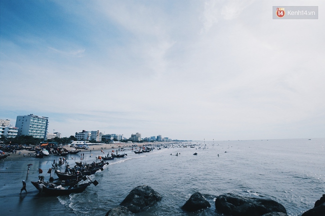 Sầm Sơn đ&atilde; l&agrave;m g&igrave; để dẹp y&ecirc;n nạn chặt ch&eacute;m, thu h&uacute;t du kh&aacute;ch trở lại? - Ảnh 1.