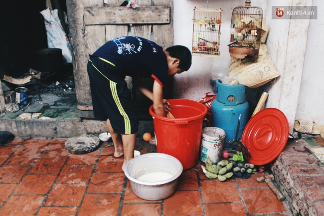 Ngay thời hiện tại và ở giữa Hà Nội, 1 gia đình vẫn chạy ăn từng bữa vì có 14 đứa con - Ảnh 10.
