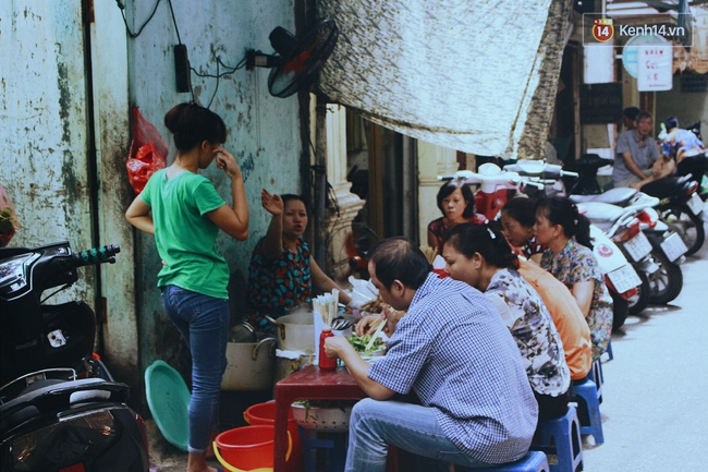 Có gì ở những con đường, con ngõ ngắn nhất trong lòng phố cổ Hà Nội - Ảnh 19.