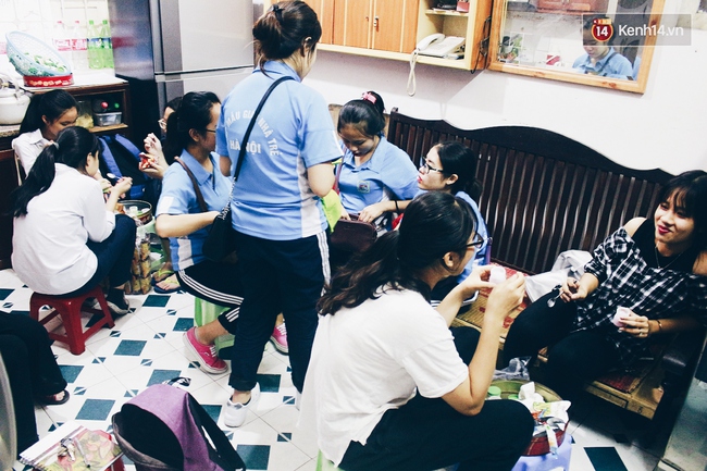 Chuyện chưa kể về chủ qu&aacute;n Sữa chua b&agrave; gi&agrave; nức tiếng với nhiều thế hệ học sinh Ngọc L&acirc;m - Ảnh 2.