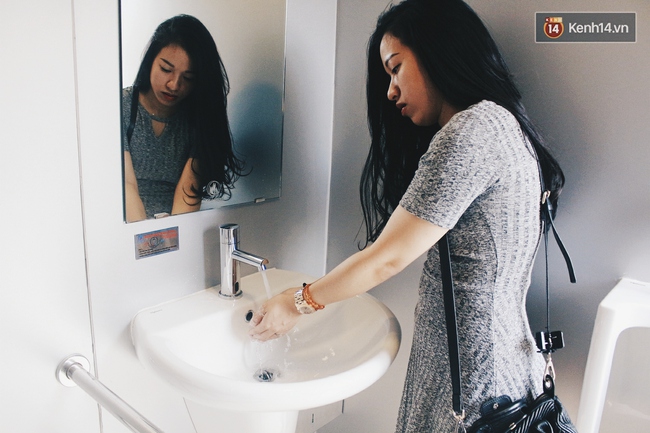 Cận cảnh nhà vệ sinh công cộng siêu xịn sử dụng free ở Hà Nội - Ảnh 4.