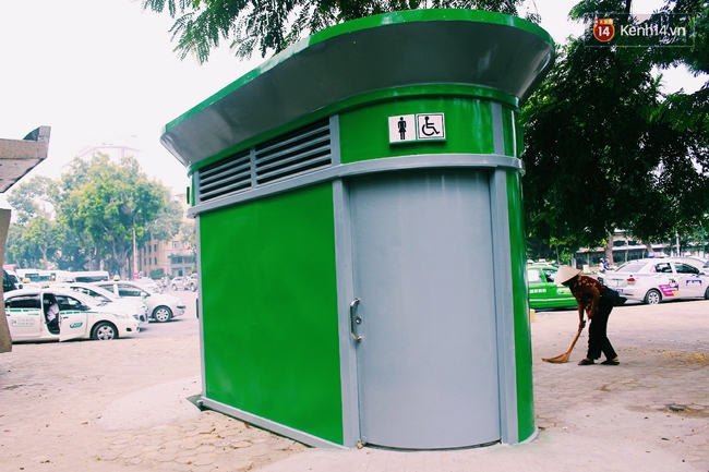 Cận cảnh nhà vệ sinh công cộng siêu xịn sử dụng free ở Hà Nội - Ảnh 3.