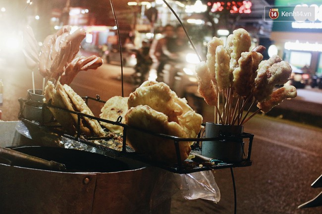 C&oacute; những h&agrave;ng qu&aacute;n ở H&agrave; Nội chỉ chờ khi đ&ocirc;ng về để h&uacute;t kh&aacute;ch - Ảnh 16.
