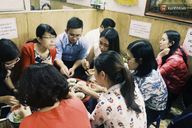 C&oacute; những h&agrave;ng qu&aacute;n ở H&agrave; Nội chỉ chờ khi đ&ocirc;ng về để h&uacute;t kh&aacute;ch - Ảnh 2.