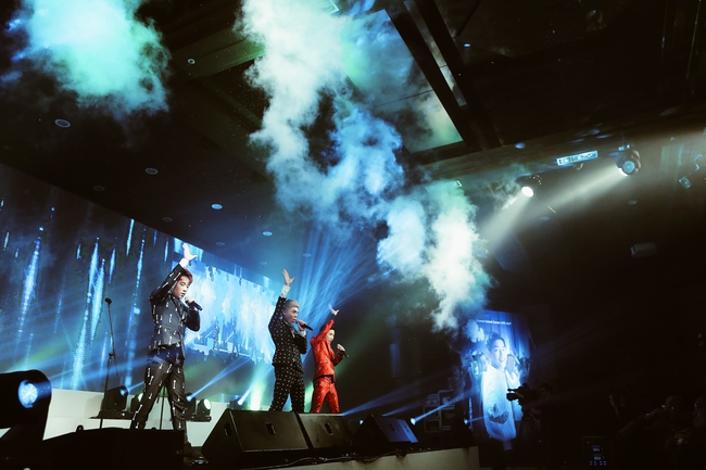 Monstar tự tin biểu diễn, hào hứng gặp gỡ Davichi trong sự kiện tại Hàn Quốc - Ảnh 17.