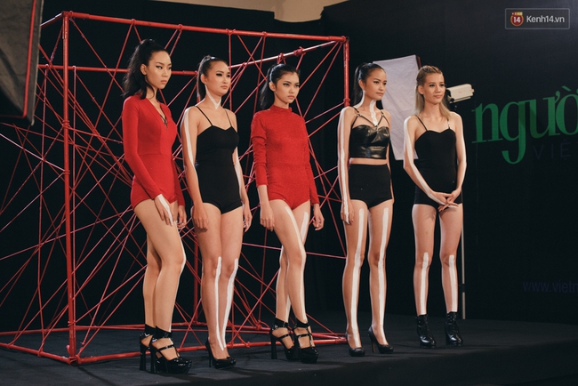 VNTM: Thanh Hằng diện đồ bình dân, lên lớp với roi ngựa - Ảnh 6.