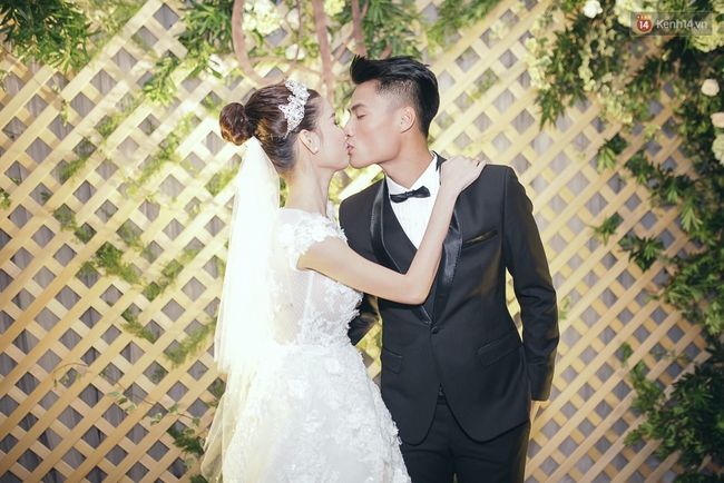 Clip: Đồng đội Xu&acirc;n T&uacute; h&aacute;t mừng trong ng&agrave;y vui của Mạc Hồng Qu&acirc;n - Kỳ H&acirc;n - Ảnh 15.