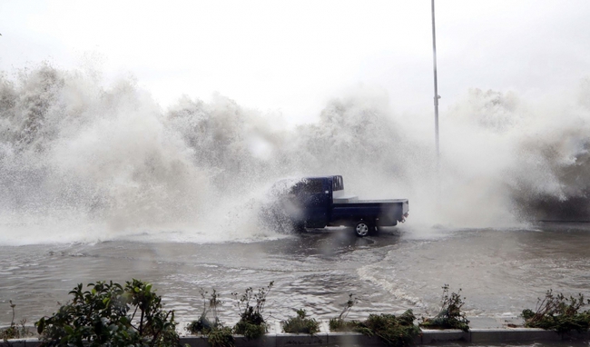 Cảnh tượng ngập lụt, đổ nát kinh hoàng sau bão tại siêu đô thị Busan của Hàn Quốc - Ảnh 9.
