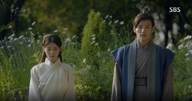 Moon Lovers: Khán giả “rưng rưng” với kết cục tình yêu đau lòng của chị họ IU - Ảnh 17.