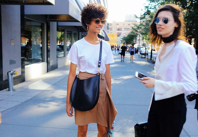 Phong c&aacute;ch ph&oacute;ng kho&aacute;ng, thực tế ăn s&acirc;u v&agrave;o m&aacute;u giới mộ điệu thời trang tại NYFW - Ảnh 14.