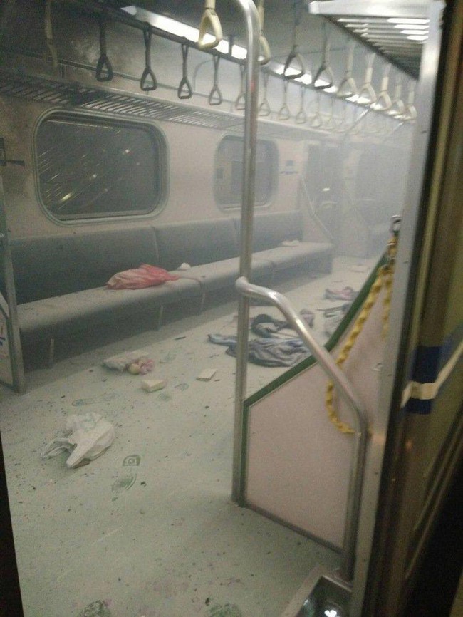 Các nạn nhân hoảng loạn trong vụ nổ tàu chở khách ở Đài Loan - Ảnh 4.