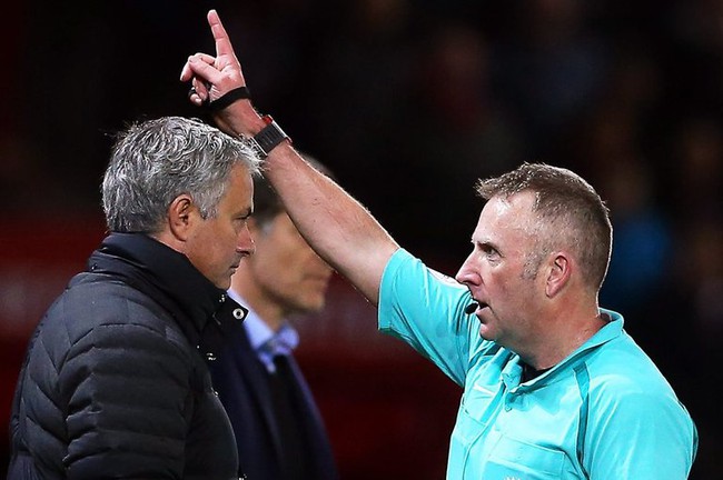 Mourinho v&agrave; sự xấu x&iacute; lỗi thời - Ảnh 1.