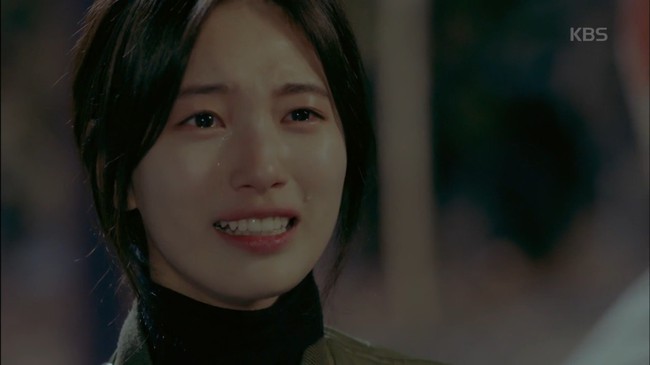 UF: Tỏ t&igrave;nh n lần vẫn kh&ocirc;ng tin, Kim Woo Bin đ&agrave;nh h&ocirc;n Suzy - Ảnh 25.