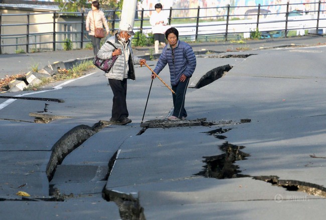 3 ngày 2 trận động đất: Người Nhật với những điều đáng khâm phục để không gục ngã trước thiên tai - Ảnh 6.