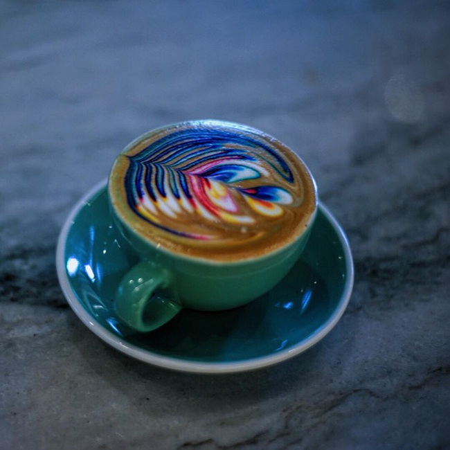 Những ly latte cầu vồng đẹp ng&acirc;y ngất nh&igrave;n l&agrave; m&ecirc; - Ảnh 4.