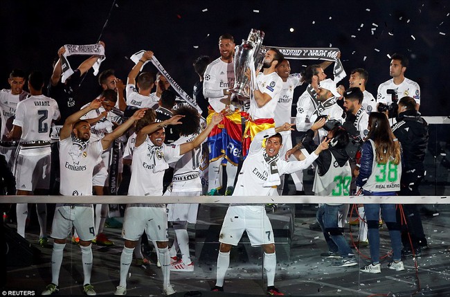 Ronaldo b&ugrave;ng nổ trước 80.000 CĐV Real Madrid tr&ecirc;n s&acirc;n Bernabeu - Ảnh 3.