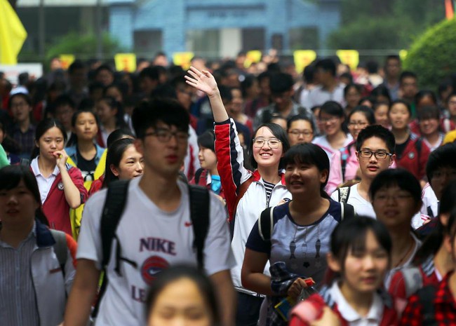 Ch&ugrave;m ảnh: Dạo một v&ograve;ng quanh kỳ thi si&ecirc;u &aacute;p lực tại Trung Quốc năm 2016 - Ảnh 3.