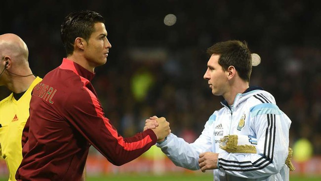 Lên giây cót trước Euro, Ronaldo tự nhận xuất sắc hơn... Messi - Ảnh 4.