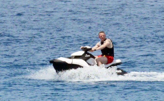 Rooney đi m&aacute;y bay v&eacute; 2,6 triệu, thu&ecirc; si&ecirc;u du thuyền 3,5 tỷ đồng - Ảnh 6.