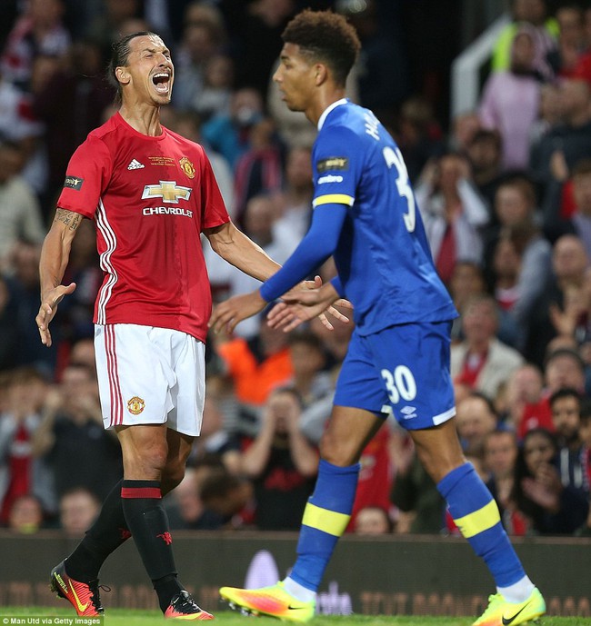 MU h&ograve;a nhạt nh&ograve;a trước Everton trong trận đấu t&ocirc;n vinh Wayne Rooney - Ảnh 3.