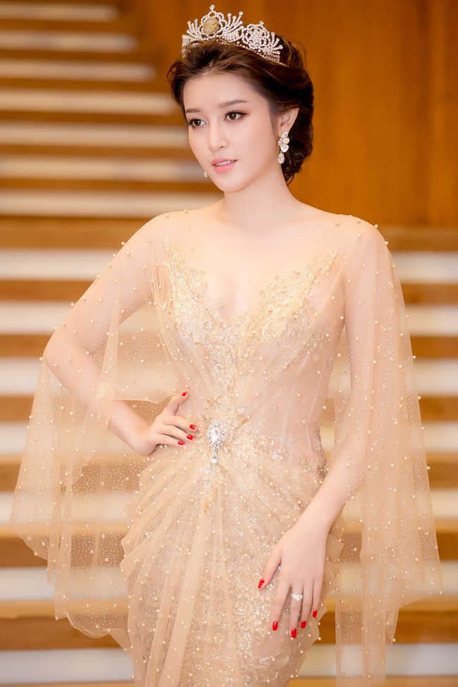 Trước thềm Chung kết, c&ugrave;ng ngắm nhan sắc &Aacute; hậu Huyền My sau 2 năm đăng quang! - Ảnh 2.