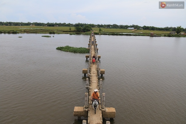 Mỗi ngày có hàng trăm người “diễn xiếc” cùng tử thần trên cầu “Vĩnh biệt” - Ảnh 6.