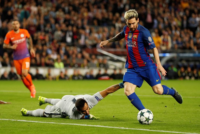 Messi lập hàng loạt kỉ lục sau màn tàn sát Man City - Ảnh 1.