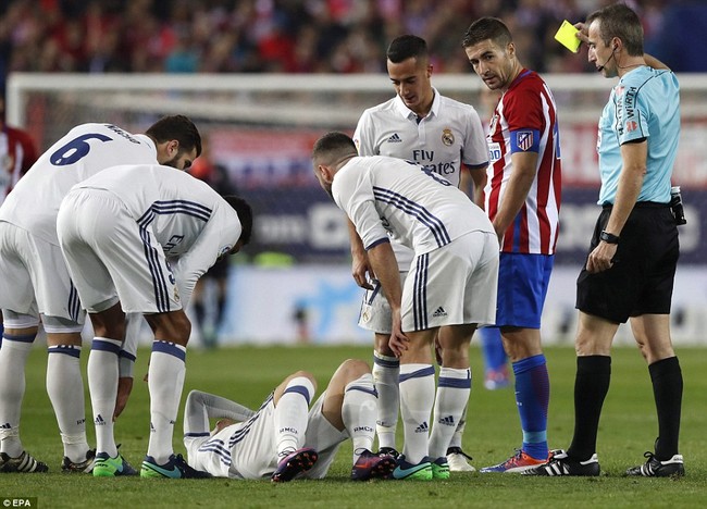 Ronaldo lập hat-trick, Real Madrid đánh sập pháo đài Vicente Calderon - Ảnh 5.