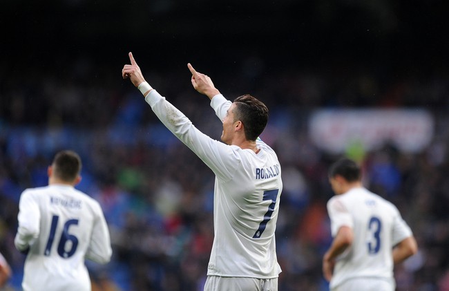 Ronaldo lập cú đúp, Real Madrid cho Barca hít khói - Ảnh 5.