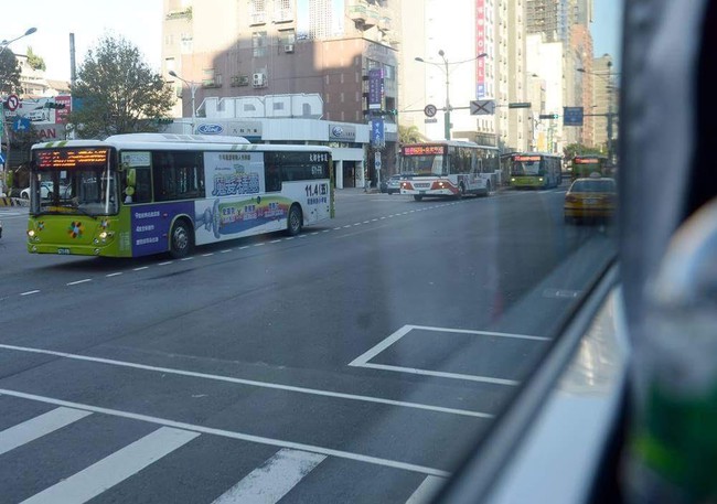Những điều bạn chưa biết về hệ thống buýt siêu nhanh BRT trên khắp thế giới - Ảnh 3.