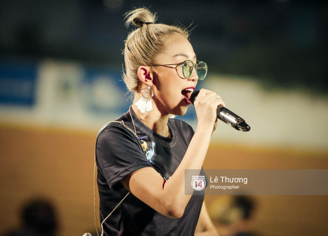 Tóc Tiên khuấy động lễ khai mạc giải U21 Quốc tế 2016 - Ảnh 1.